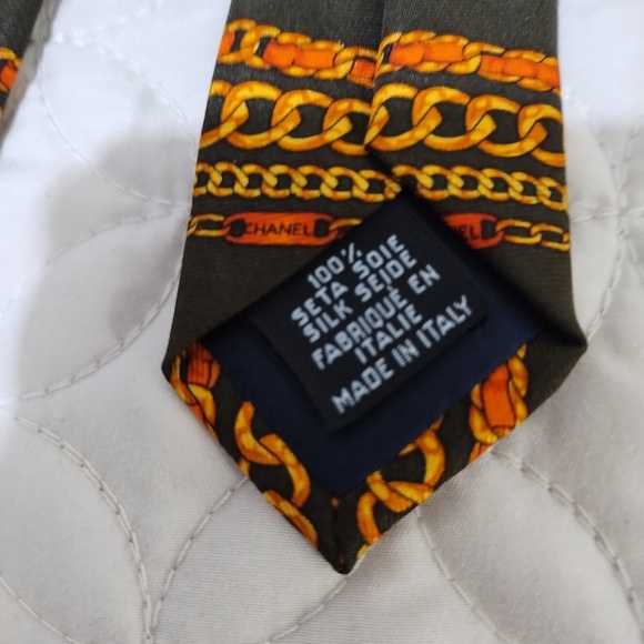 Chanel Tie - Picture 5 of 7